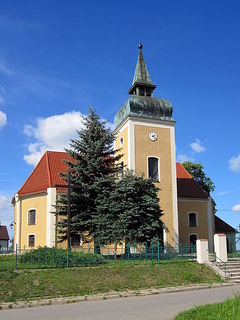 Kościół parafialny. Fot. Piotr Marynowski. Źródło: Commons Wikimedia [13.04.2014]